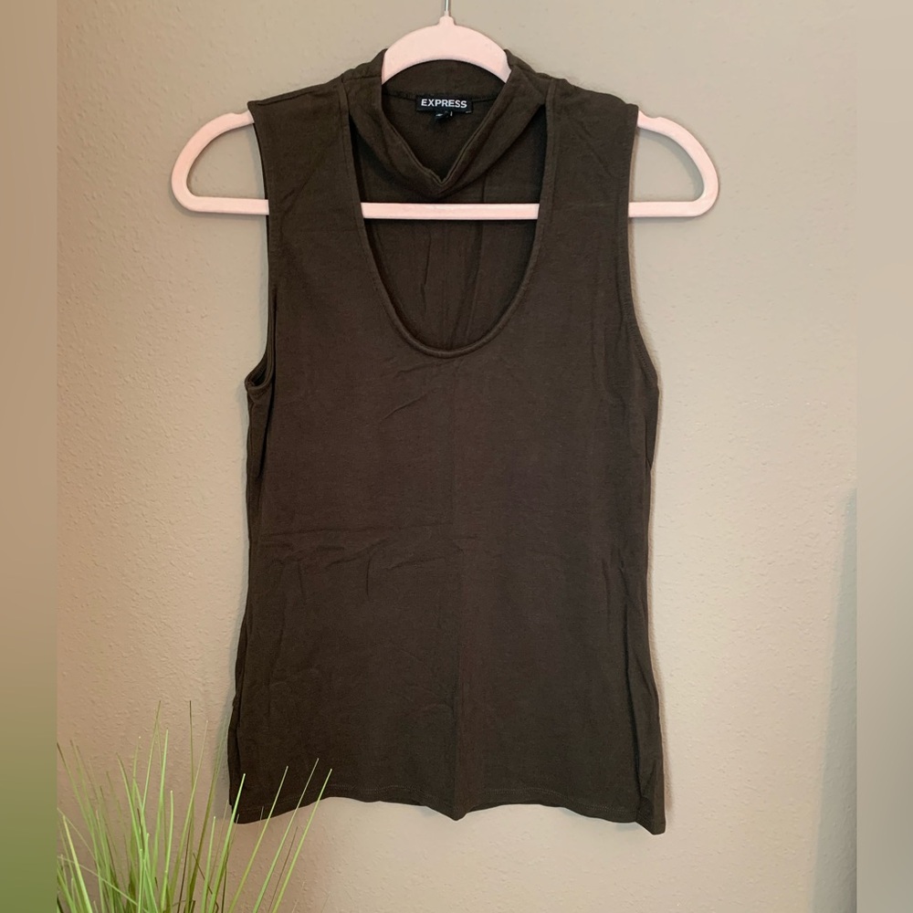 Express sleeveless blouse. Dark Olive green. Size M.